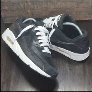 Nike Air Max 90 Ultra 2.0 Premium "Black" (Wmns 9.5   Mens 8) Fast Shipper